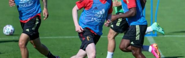 开云体育-红魔伤情喜忧参半：右闸确认重伤中场两将复出在即