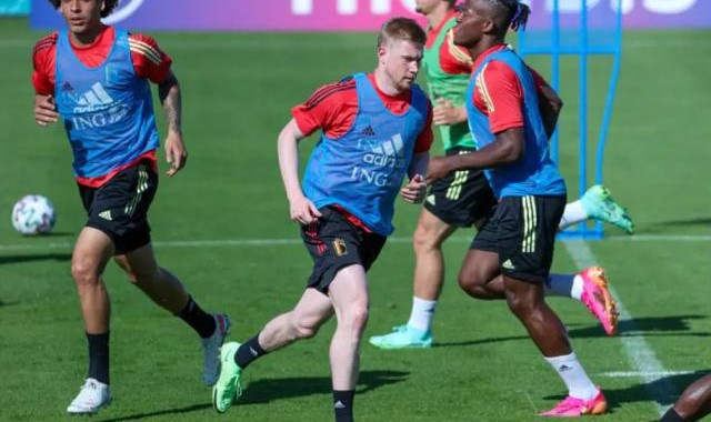 开云体育-红魔伤情喜忧参半：右闸确认重伤中场两将复出在即