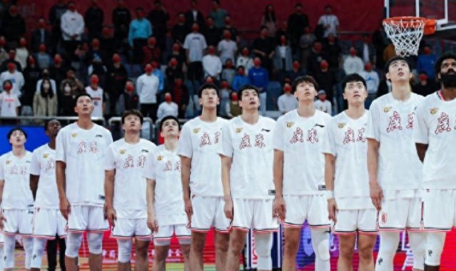 广东今夏离队首人！23岁，天赋出众，已失杜锋信任！望走徐昕路线